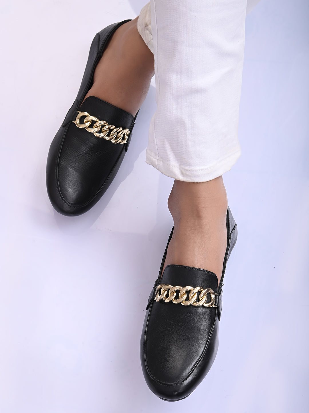 Casual Black Leather Ballerinas